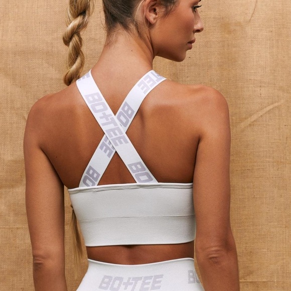 Bo+Tee Other - Bo+Tee white logo criss cross sports bra - small